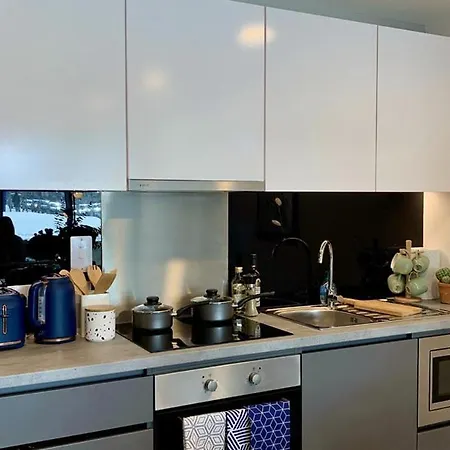 Appart hôtel Aspen - Airport & Access